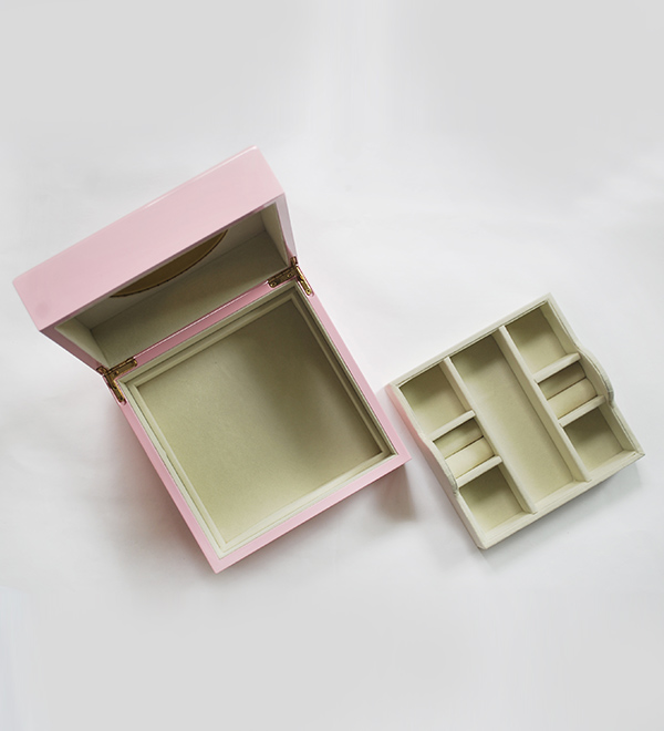 LACQUER JEWELLERY BOX – PINK